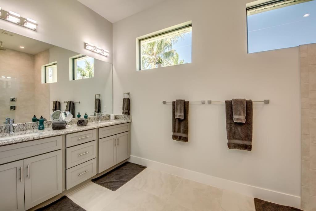 Villa Sensation By Coralvilla - New,Modern With Pool Cape Coral Exteriör bild