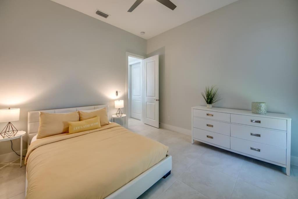 Villa Sensation By Coralvilla - New,Modern With Pool Cape Coral Exteriör bild